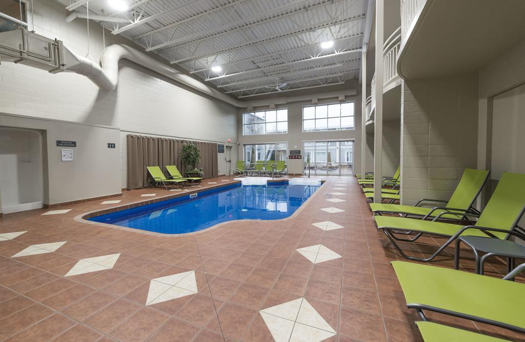 Hotel & Suites Le Dauphin Drummondville Exterior foto